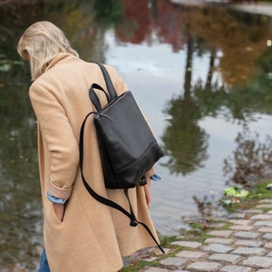 Full grain leather backpack. Top grain leather. Vegetable tanned leather.