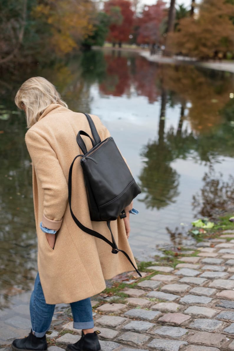 Full grain leather backpack. Top grain leather. Vegetable tanned leather.