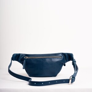 Leather fanny pack. Full grain leather. Vegetable tanned leather. Top grain leather belt bag.