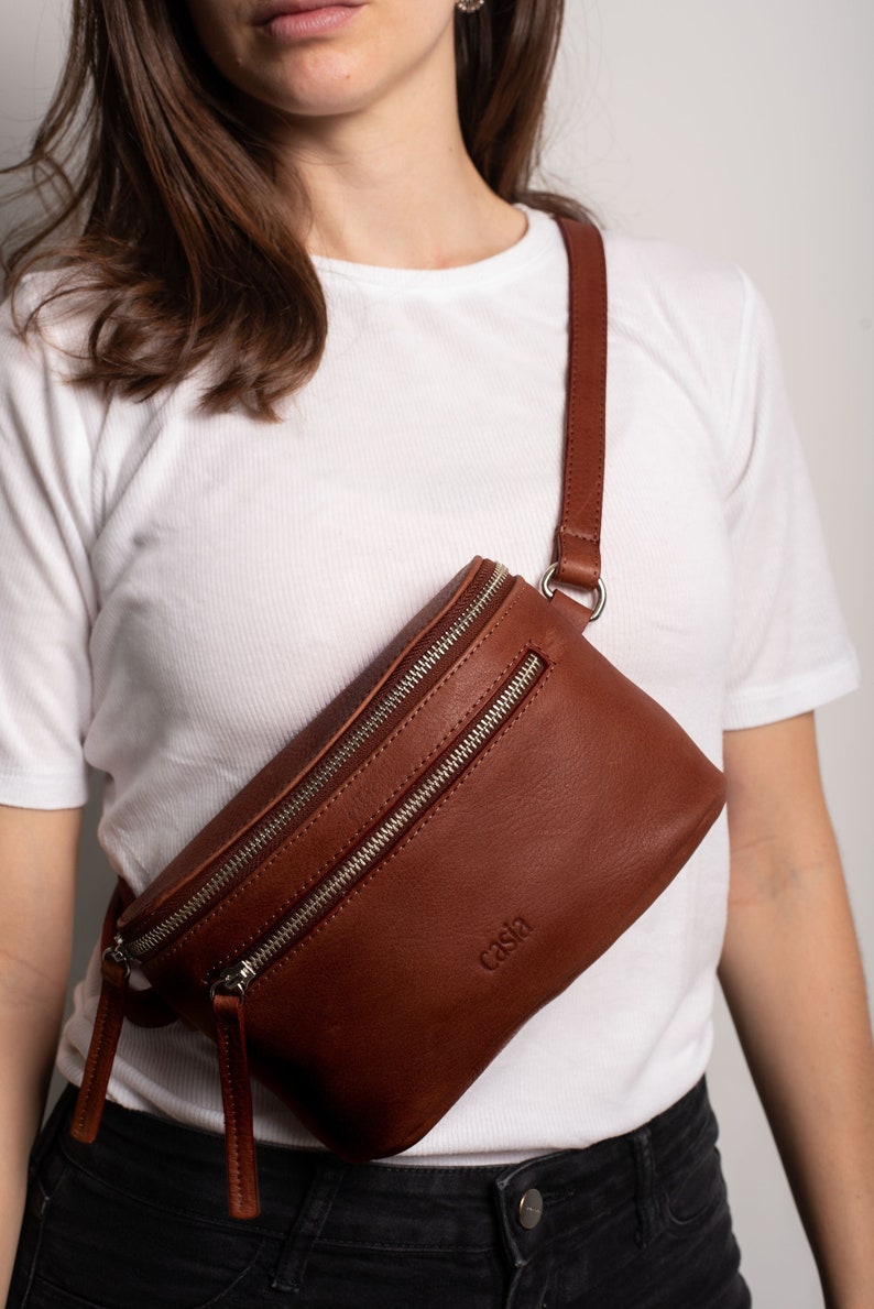 Leather fanny pack. Full grain leather. Vegetable tanned leather. Top grain leather belt bag.