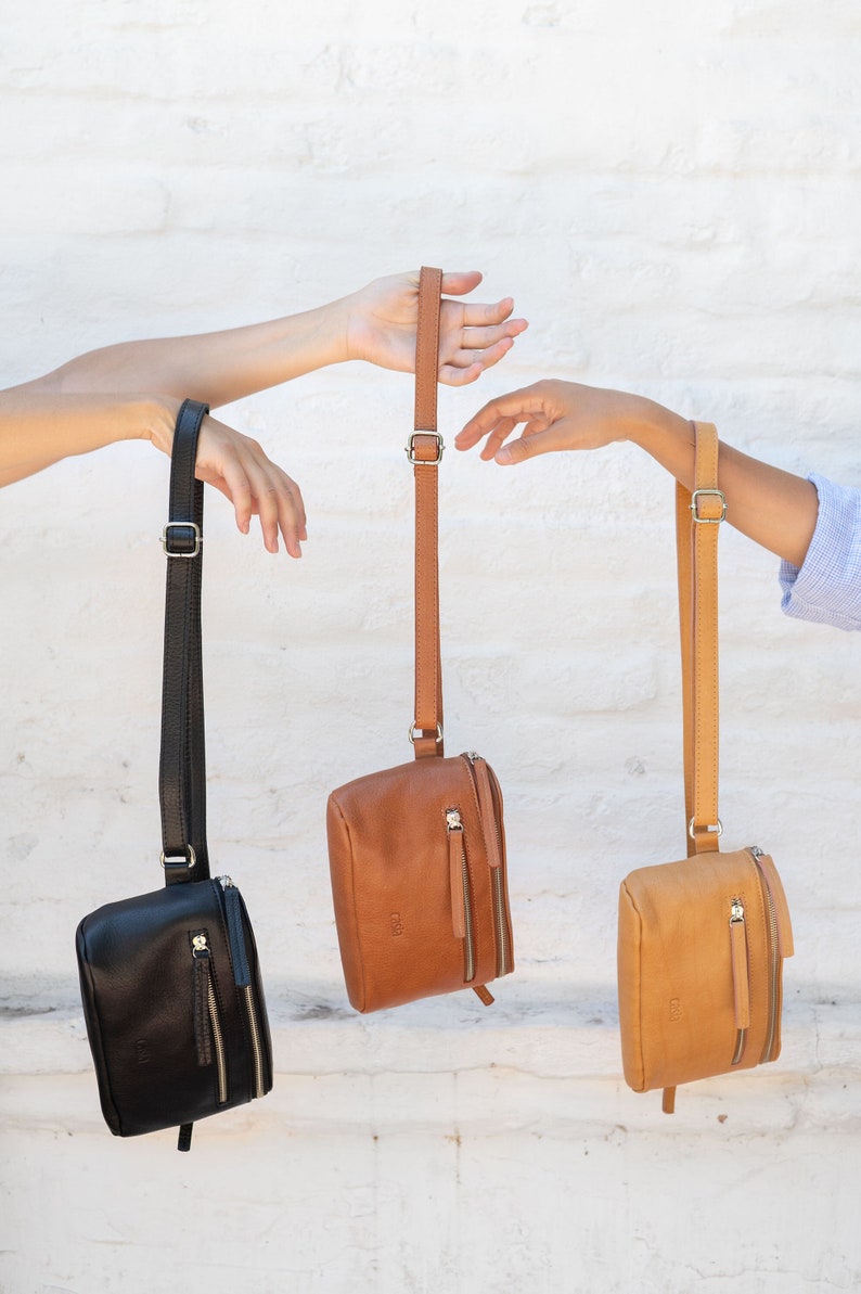 Leather fanny pack. Full grain leather. Vegetable tanned leather. Top grain leather belt bag.