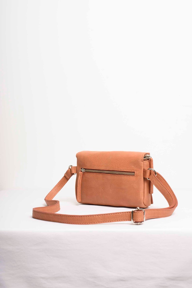 Leather fanny pack. Full grain leather. Vegetable tanned leather. Top grain leather belt bag.