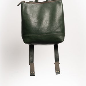 Full grain leather backpack. Top grain leather. Vegetable tanned leather.