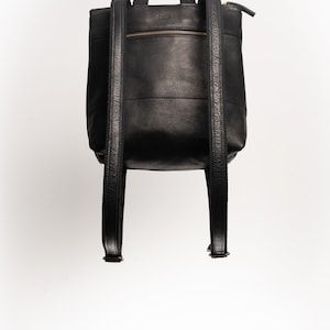 Full grain leather backpack. Top grain leather. Vegetable tanned leather.