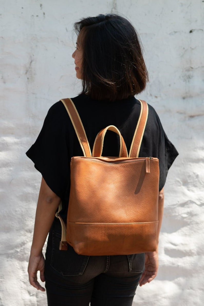 Full grain leather backpack. Top grain leather. Vegetable tanned leather.