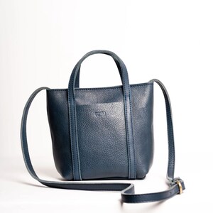 Full grain leather bag. Shoulder bag. Crossbody leather bag. Leather purse.