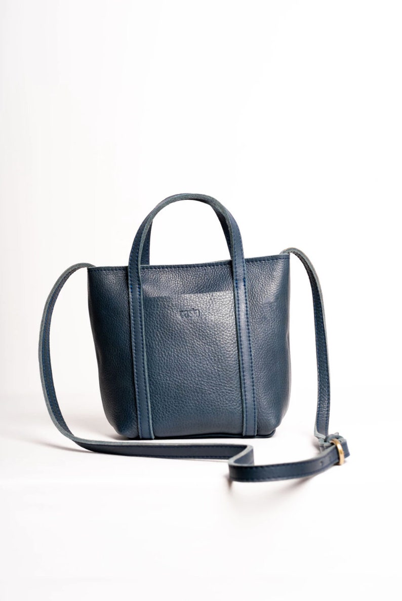 Full grain leather bag. Shoulder bag. Crossbody leather bag. Leather purse.