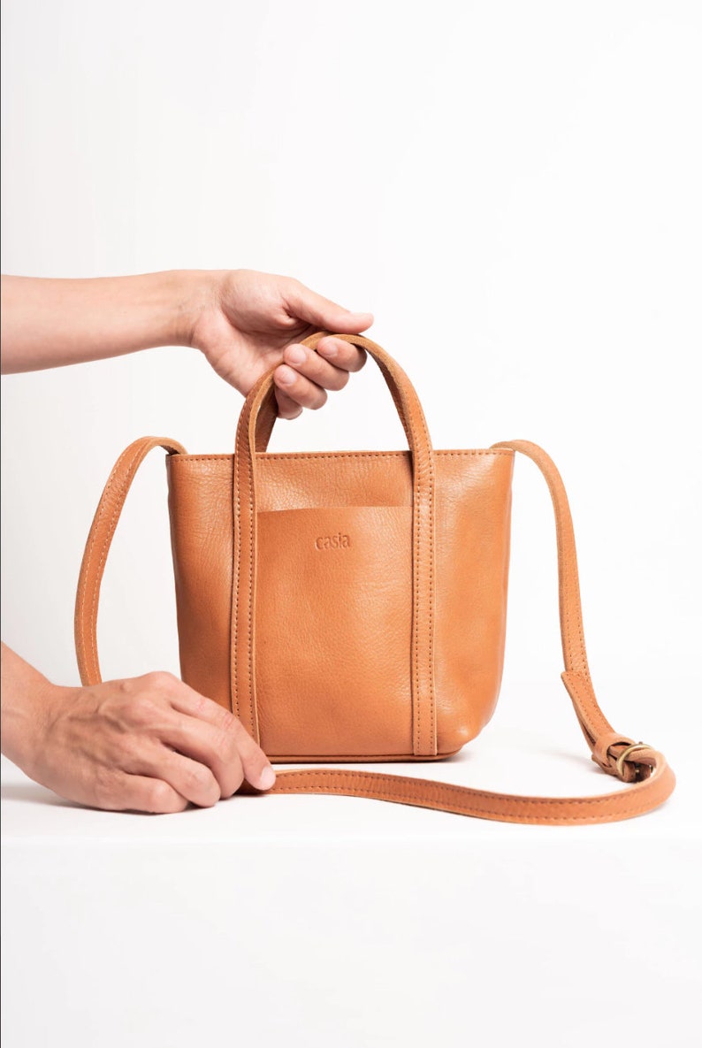 Full grain leather bag. Shoulder bag. Crossbody leather bag. Leather purse.