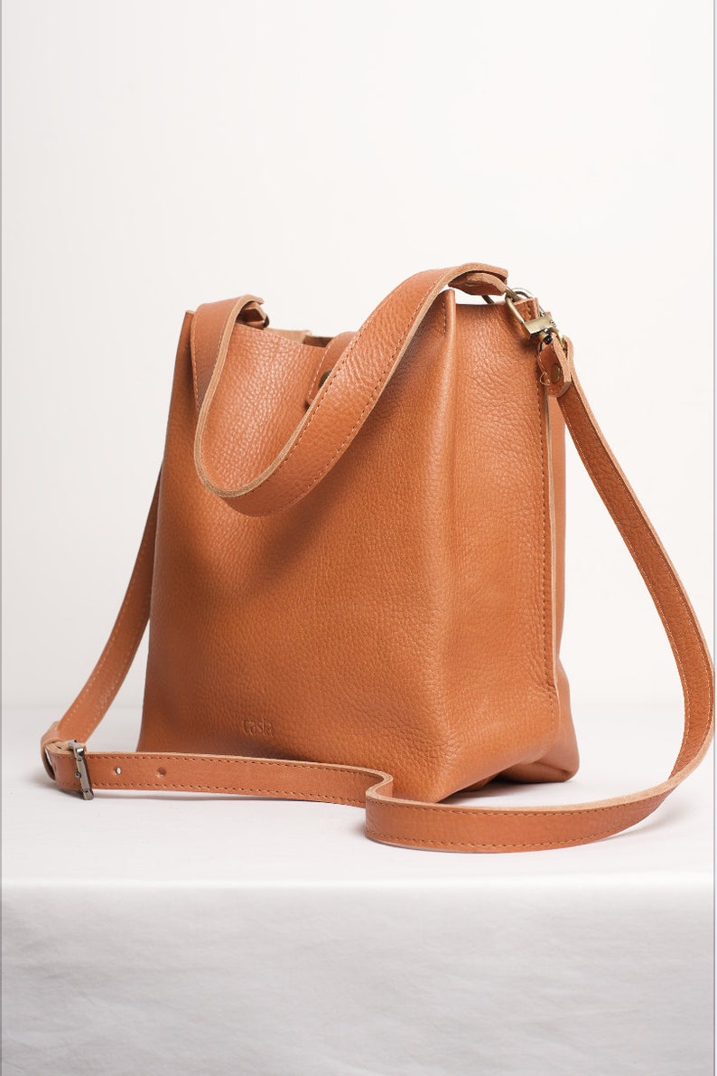 Full grain leather bag. Shoulder bag. Crossbody leather bag. Leather purse.