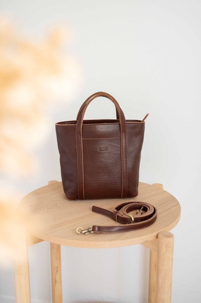 Full grain leather bag. Shoulder bag. Crossbody leather bag.