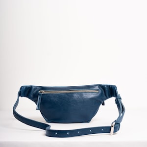 Full grain leather fanny pack. Blue belt bag.