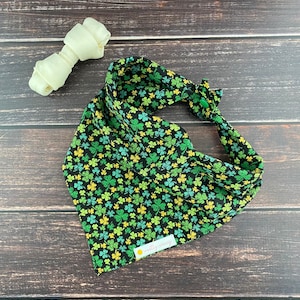 St. Patrick’s Day Dog Bandana, St. Patrick’s Day Dog Scarf, Shamrock Dog Bandana, Shamrock Dog Scarf, Shamrocks, St. Patrick’s Day,Good Luck