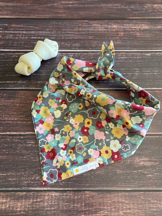 Pretty Dog Bandana, Flowered Dog Bandana, Girl Dog Bandana, Summer Dog Bandana, Girl Puppy Bandana, Girl Puppy Present, Lightweight Bandana