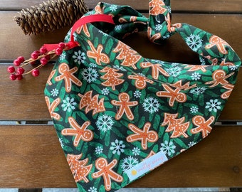 Gingerbread Man Dog Bandana, Christmas Dog Bandana, Holiday Dog Bandana, Christmas Cookies, Snowflakes, Christmas Party, Gingerbread man