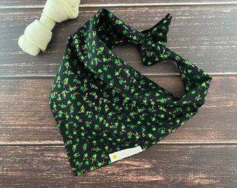 St. Patrick’s Day Dog Bandana, St. Patrick’s Day Dog Scarf, Shamrock Dog Bandana, Glitter Shamrock Dog Scarf, Shamrocks, St. Patrick’s Day