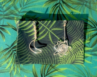 Celestial chic silverpläterade örhängen med halvmåne och abstrakt stjärna
