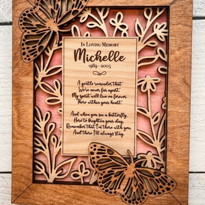 Personalisierter Schmetterlings-Gedenkrahmen: Baltische Birke Sympathiegeschenk