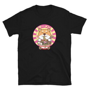 Camiseta unisex de manga corta Shiba Inu Kawaii Eating Ramen Noodles