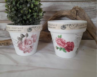 Set of two terracotta pots, romantic decoration, flowers, plant, decoration
