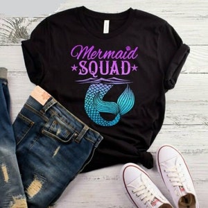 Mermaid MAMA - t-shirt unisexe. chemise de maman de sirène, chemise de maman de sirène, tenue de partie de sirène, chemise de partie de sirène, sous la partie de mer