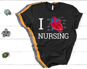 Amo NURSING/regalo per infermiere/shirt per donne/camicia infermiera/infermiere/camicia infermiera/divertente camicia infermiera/infermiera idee regalo/infermiera maschile presente/shirt per gli uomini