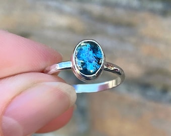 Handcrafted Sterling Silver Moss Kyanite Ring: Hammered Band, Teal Gemstone