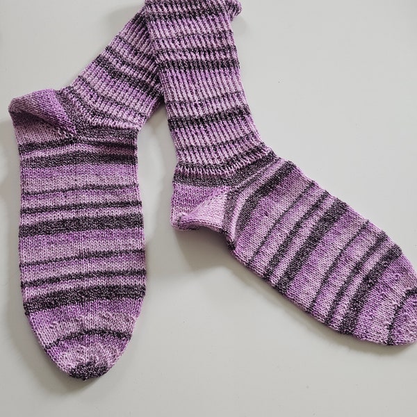 Handgestrickte Socken Gr 44 45 Lila Braun gemustert2 mit langem Schaft