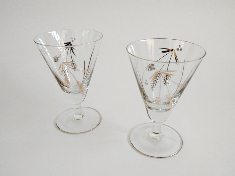 Two Vintage Wine Glasses Art Deco Hand Painted Glass 30s Etsy