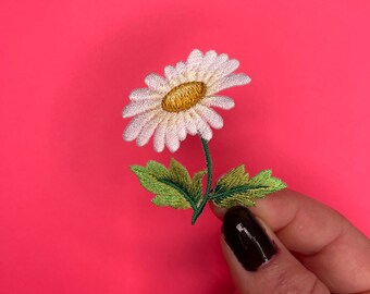 Daisy Flower Patch - Realistic Daisy - Iron on - Applique