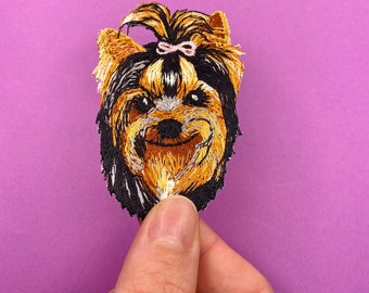 ティーカップ ヨーキー ドッグ アップリケ パッチ - 刺繍入り