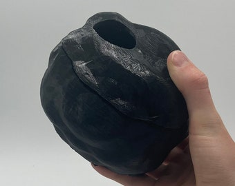 Reptilgömma i sten — 3D-utskrivna grottor och livsmiljöer för ödlor, ormar och geckos