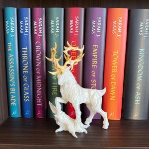 White stag golden antlers throne of glass terrasen inspired aelin galithenious bookshelf decor 3d printed