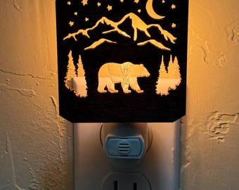 Rustykalna lampa górski niedźwiedź z czujnikiem ruchu, wtyczka ścienna, lampka nocna