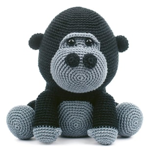 かぎ針編みのゴリラ編みぐるみパターン – チャンキージャングルトイ（PDFパターン）