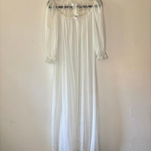 Vintage 1960s White Nylon Peignoir Robe Lingerie Loungewear Bridal Bride