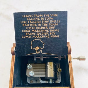 Avatar Music Box: TV Show Music Box - Prezent dla fanów Avatara - Prezent z serialu Avatar - Pudełko z grawerunkiem - Prezent z Avatara - Liście z winorośli