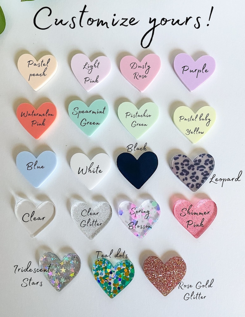 Pu&ograve; includere: Assortimento di grezzi in resina a forma di cuore in vari colori e motivi, tra cui pesca pastello, rosa chiaro, rosa polveroso, viola, rosa cocomero, verde menta, verde pistacchio, giallo pastello baby, blu, bianco, nero, stampa leopardata, trasparente, glitter trasparente, fioritura primaverile, rosa scintillante, stelle iridescenti, punti turchesi e glitter oro rosa. Personalizza i tuoi!