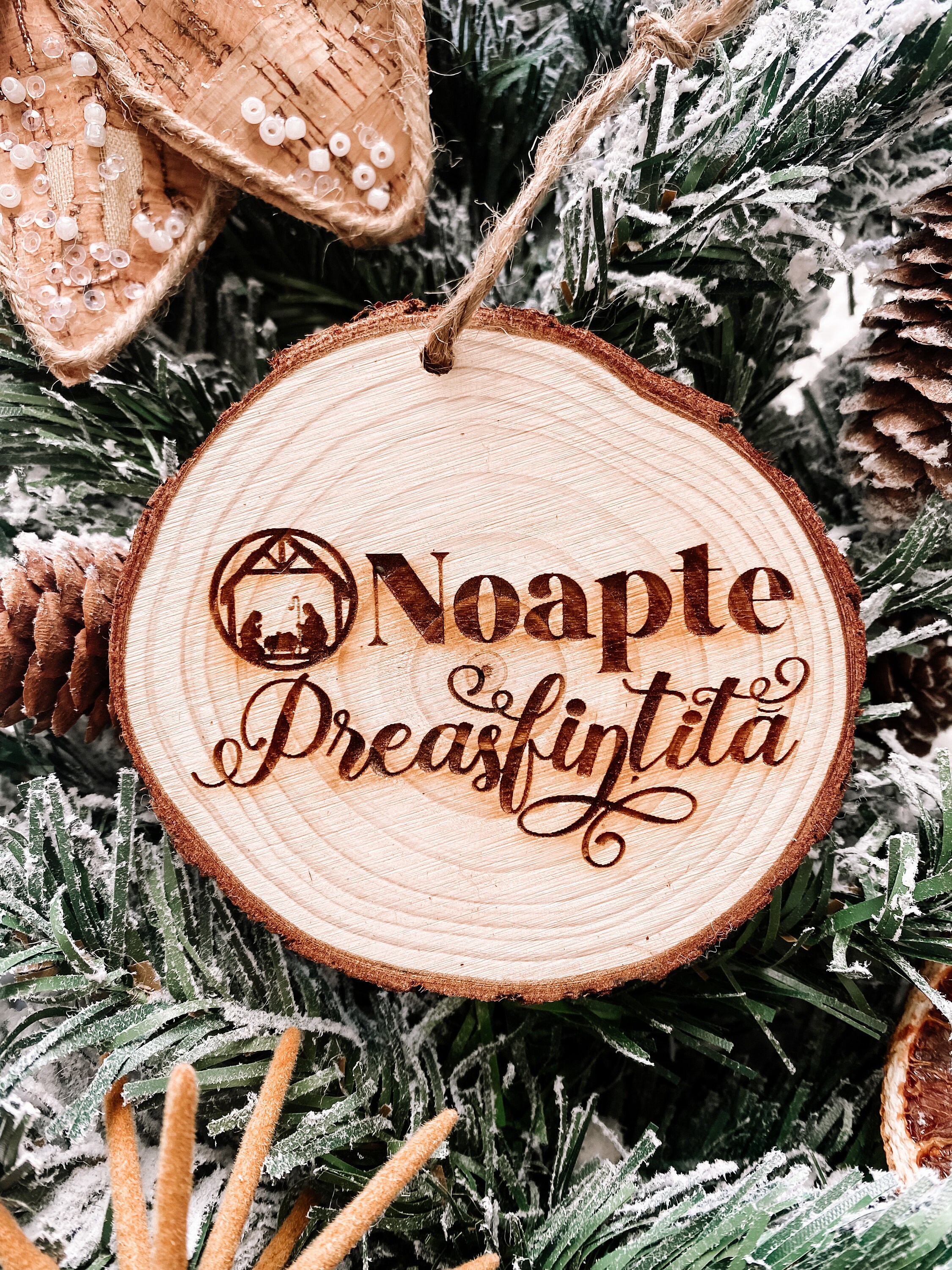 Engraved Nativity Wood Slice Ornament - Romanian Christmas Gift thumbnail 5