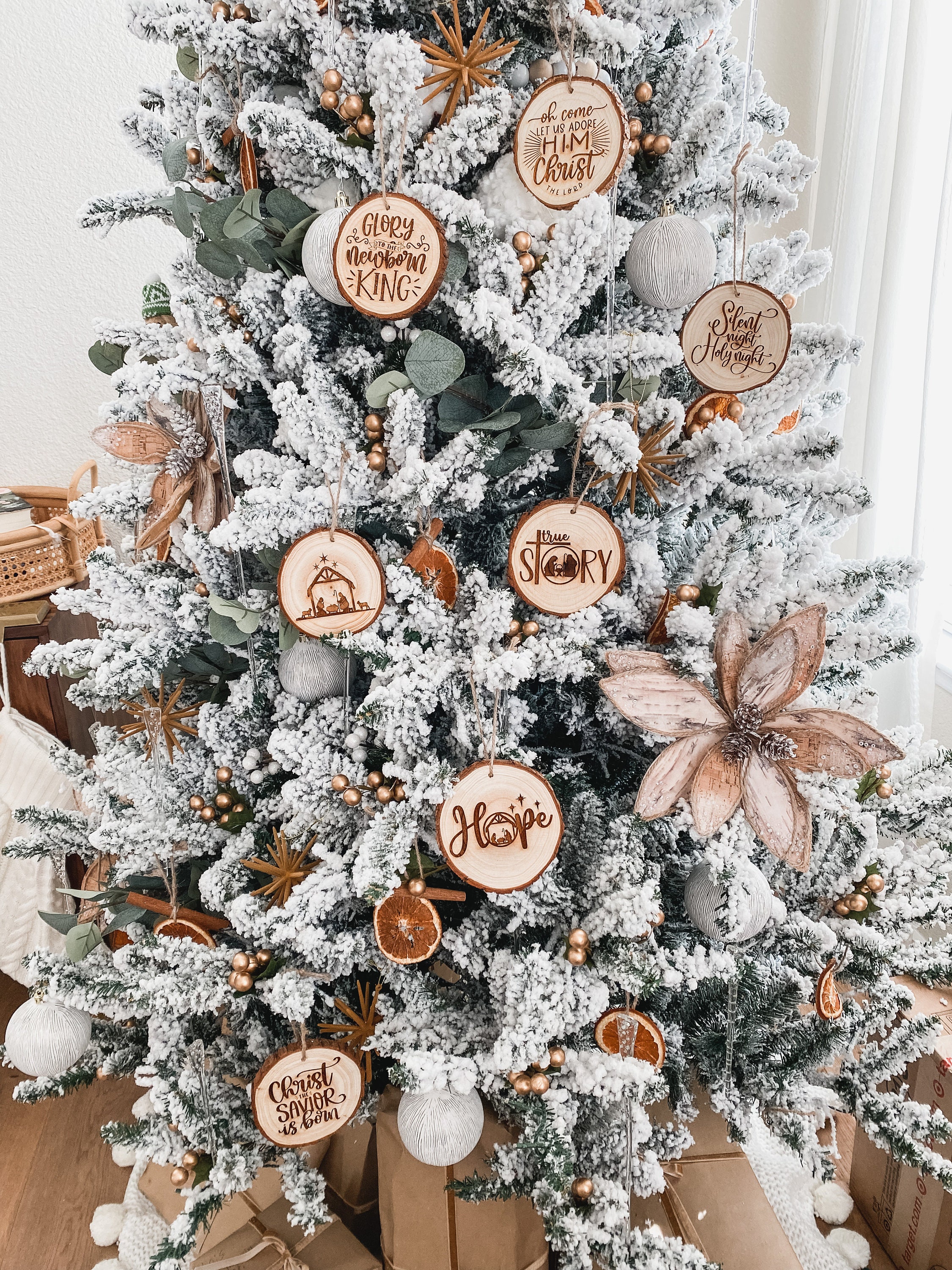 Engraved Nativity Wood Slice Ornament - Christian Christmas Gift thumbnail 10