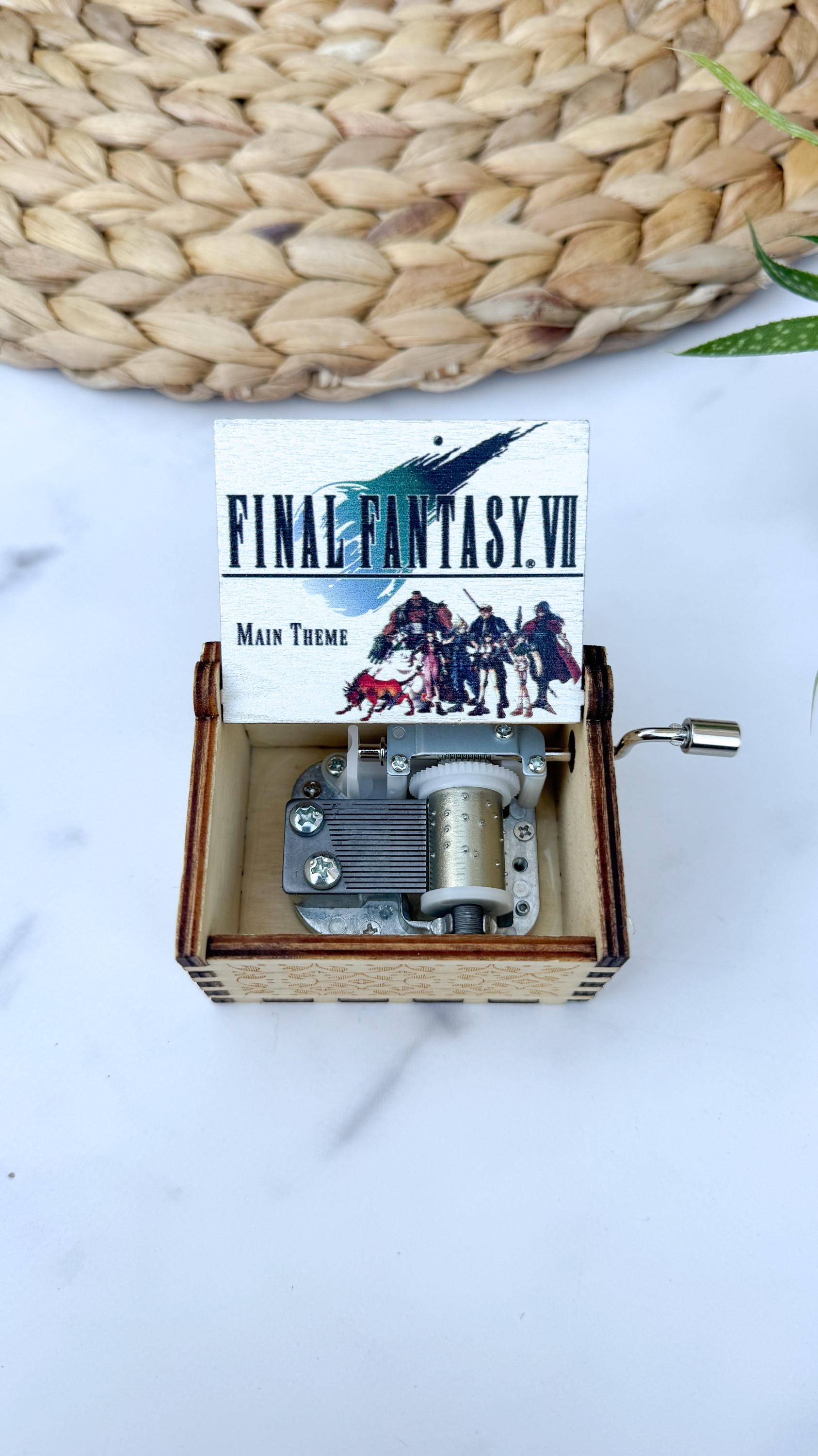 Final Fantasy 7 VII Main Theme Wooden Hand Crank Music Box Engraved Game Gift thumbnail 3