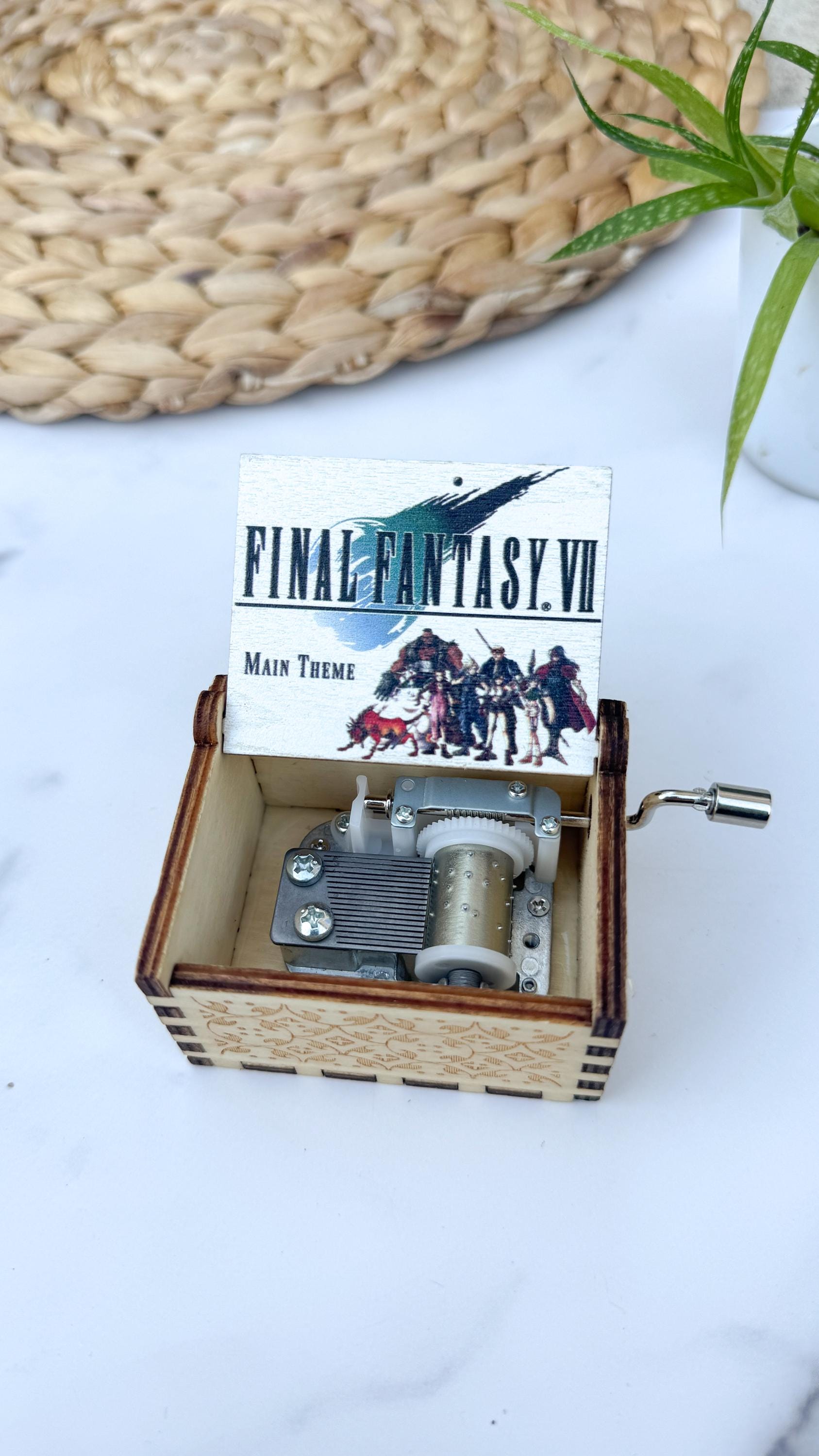 Final Fantasy 7 VII Main Theme Wooden Hand Crank Music Box Engraved Game Gift thumbnail 2