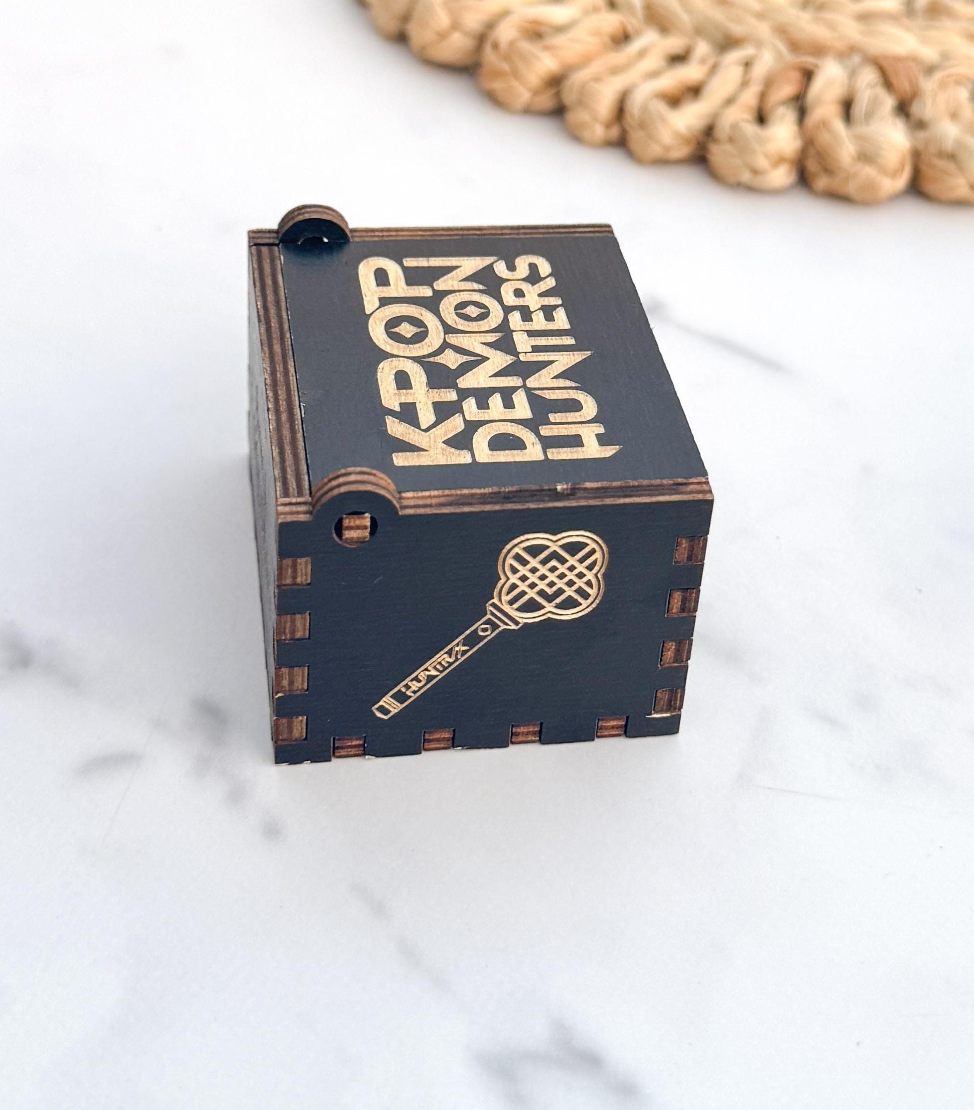 Kpop Demon Hunter Engraved Wooden Music Box Hand Crank Melody Collectible, Golden thumbnail 5