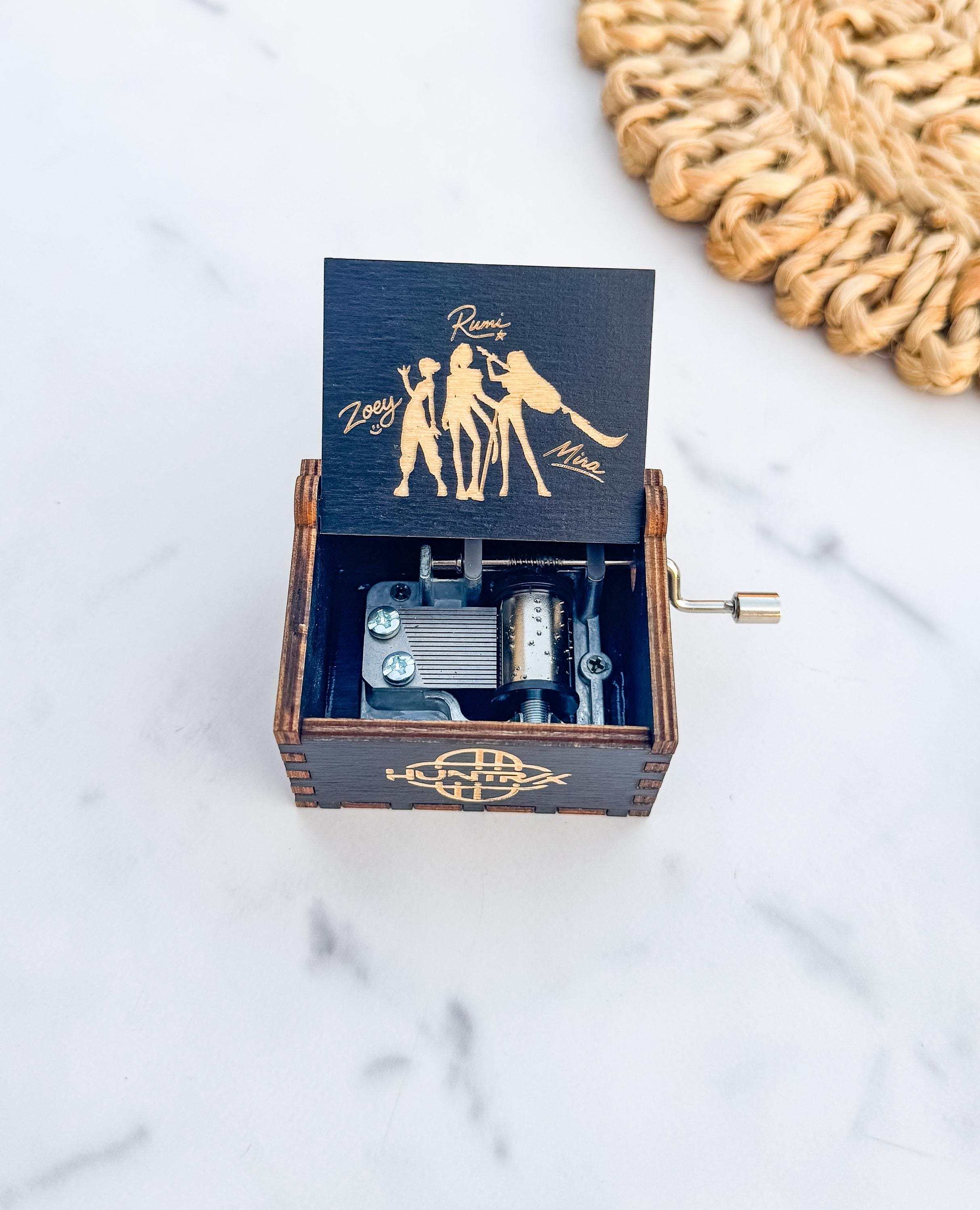 Kpop Demon Hunter Engraved Wooden Music Box Hand Crank Melody Collectible, Golden
