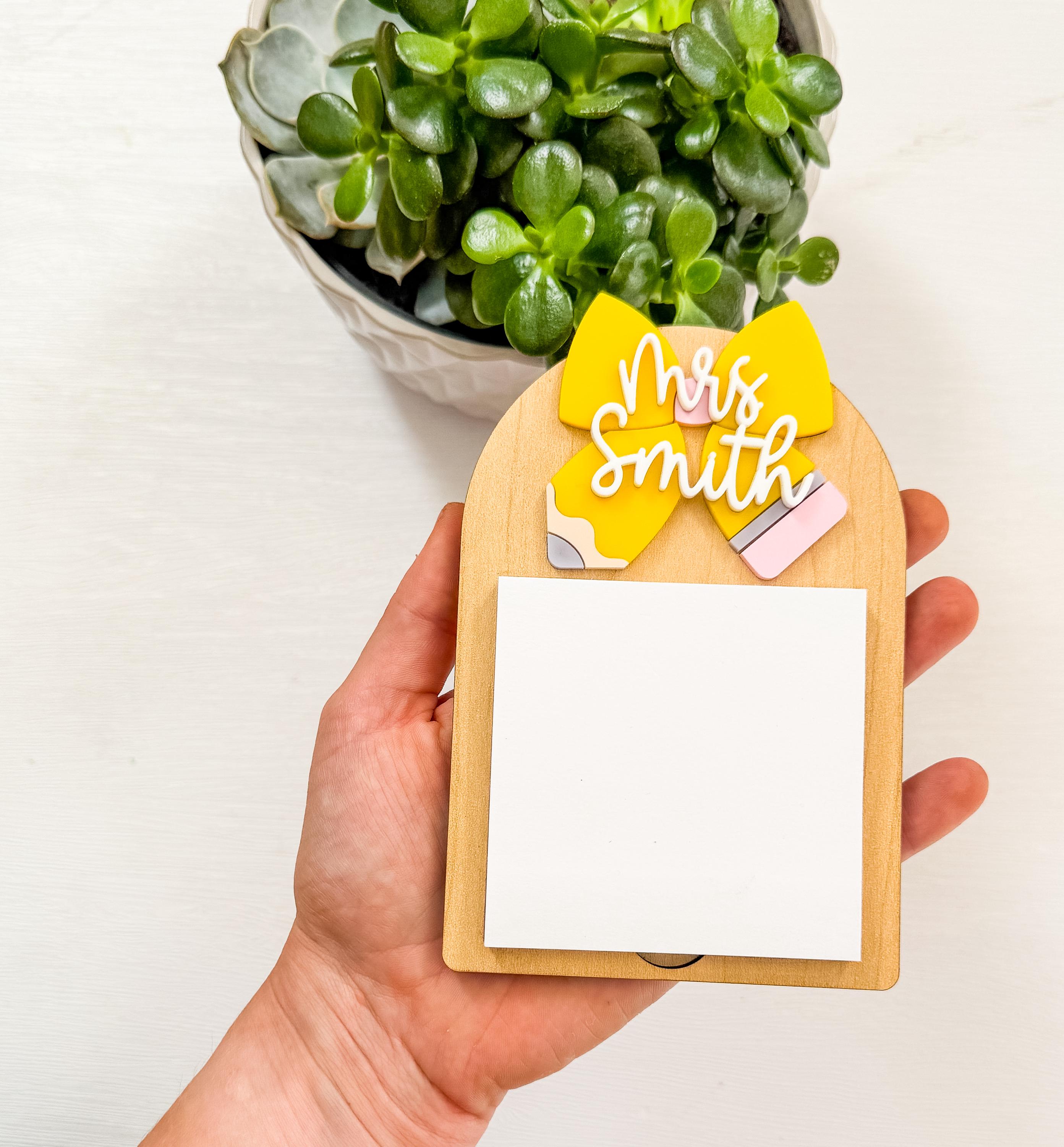 Personalized Teacher Sticky Note Holder: Wooden Desk Accessory