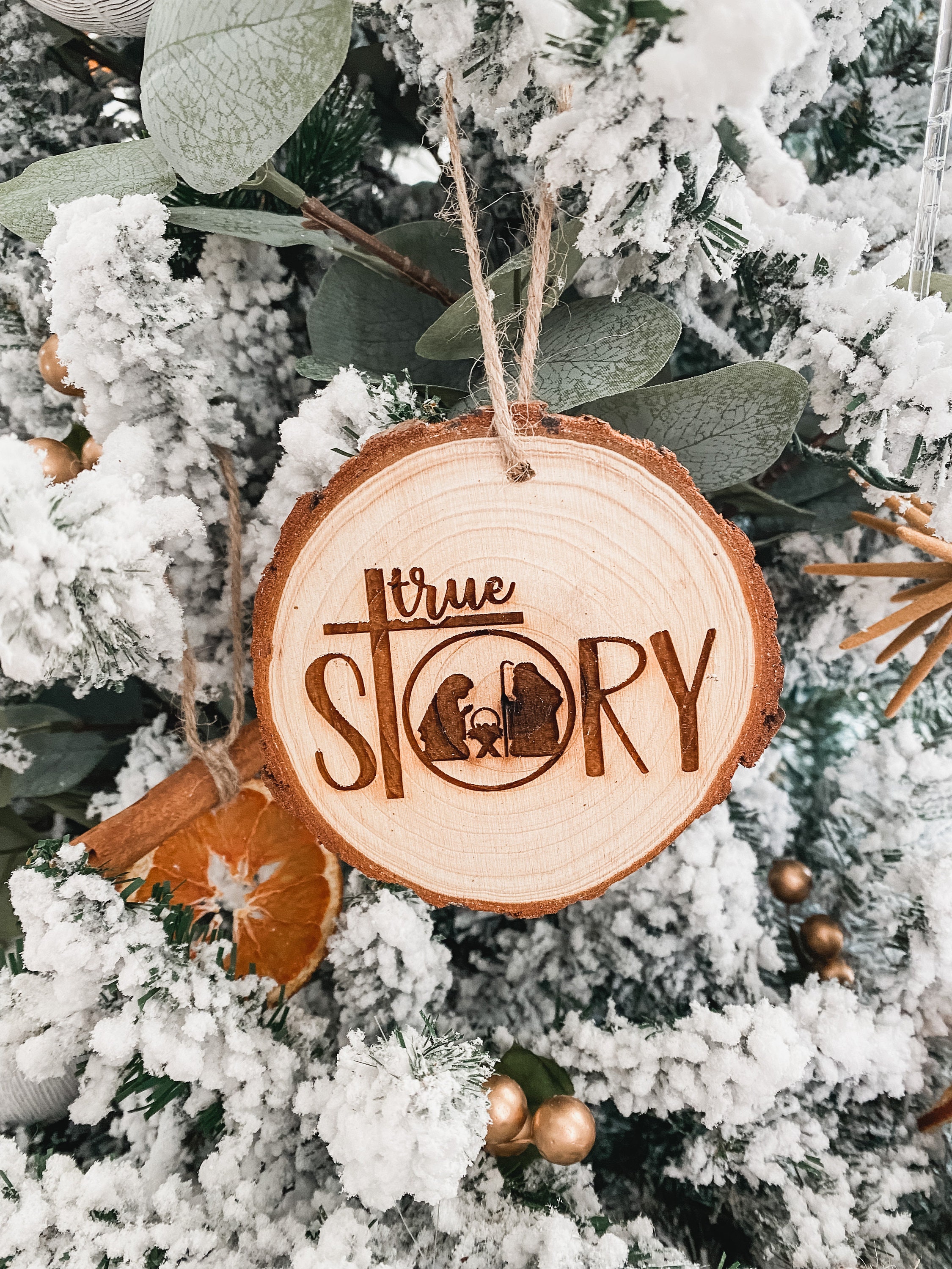 Engraved Nativity Wood Slice Ornament - Christian Christmas Gift thumbnail 4