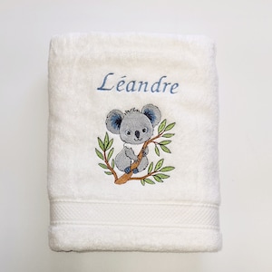 Koala sur la branche cadeau enfant brodé sur serviette de toilette, drap de bain ou pack complet image 1