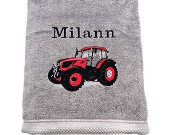 Tracteur rouge cadeau personnalisé brodé sur serviette de toilette, drap de bain ou pack complet