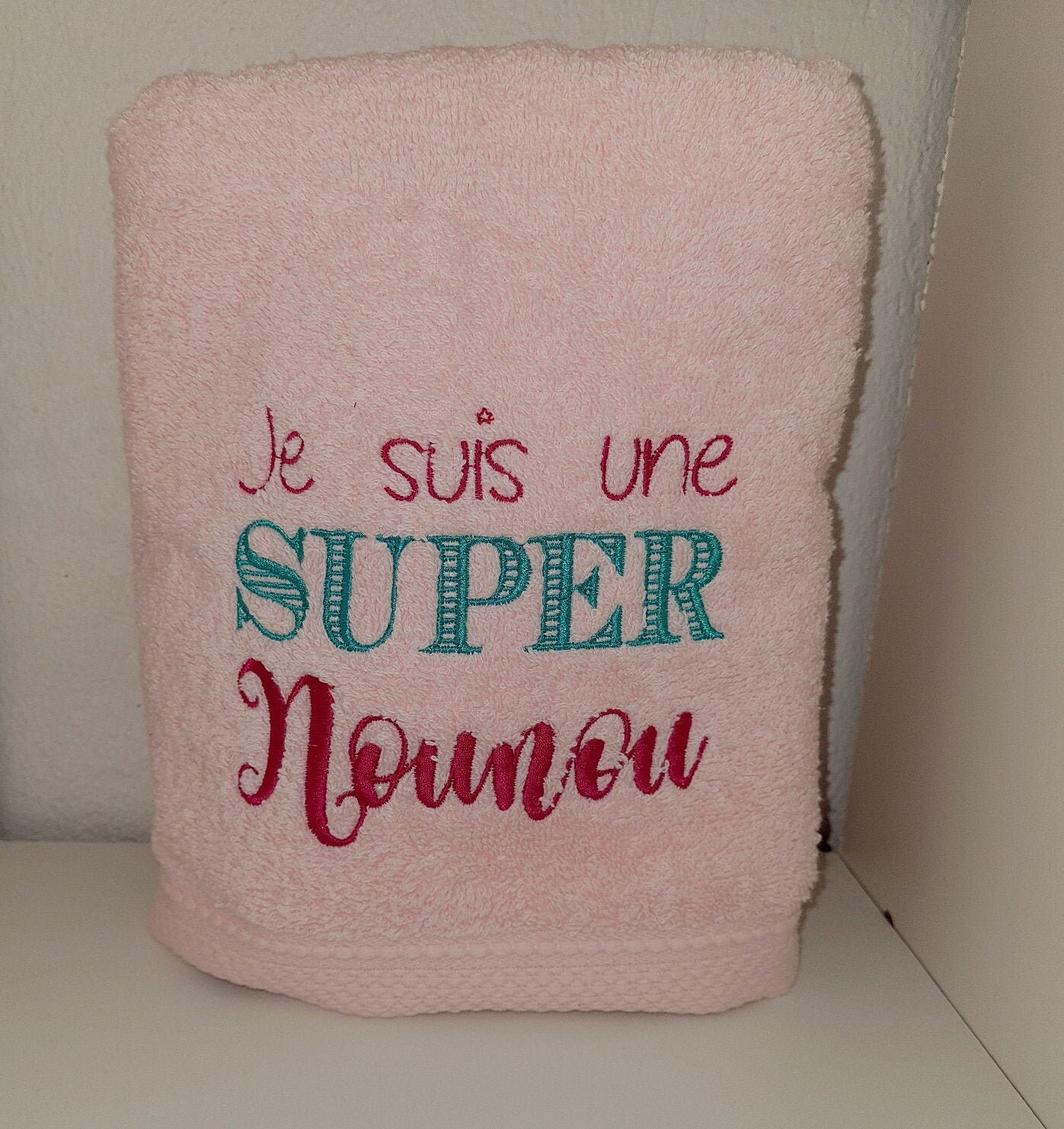 Serviette Brodée sur Commande Nounou