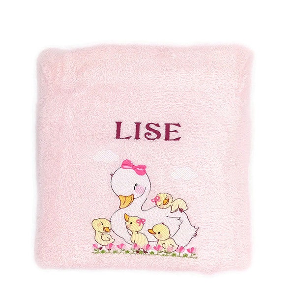 Maman canard et canetons brodé sur serviette, drap de bain, pack complet personnalisable