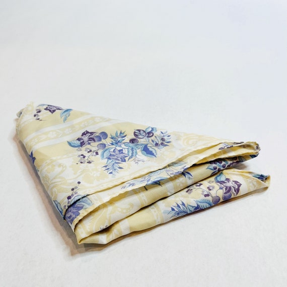 Vintage Floral Bandana - image 3